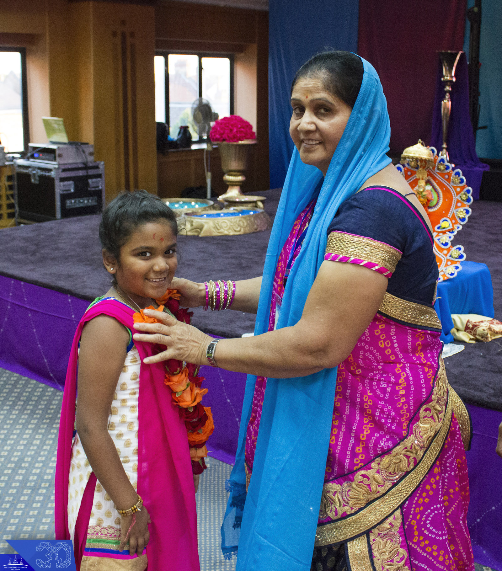 123  - ©1987-2017 SKS Swaminarayan Temple East London